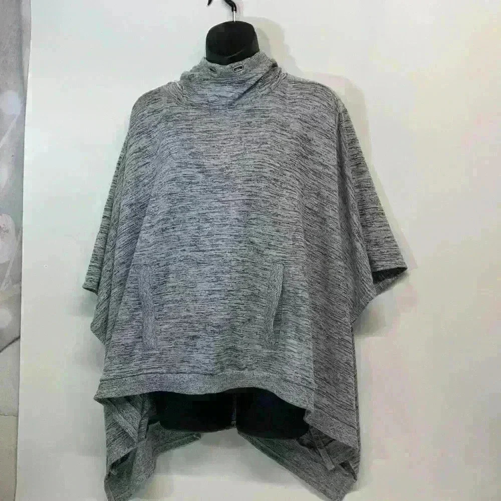 Athleta size small kangaroo pocket missing her drawstring very good condition